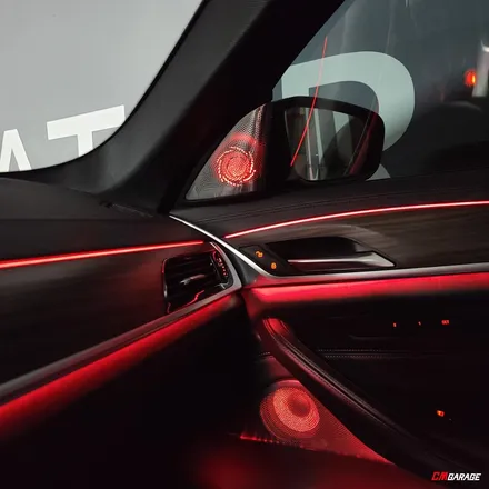 [ BMW G30 5시리즈 ] 엠비언트라이트! 회오리 스피커 및 스피커 엠비언트 라이트 튜닝입니다~^^ 순정과 동일하게 컬러변경이 가능하며 저녁에는 은은하게 비춰주죠..^^