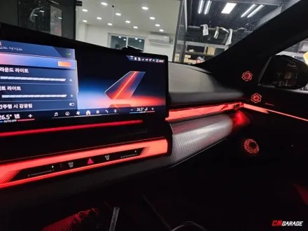 [ BMW 5시리즈 G60 ] 차량 회오리 스피커 엠비언트라이트 튜닝과 크리스탈기어노브 4종셋트를 장착합니다..^^ 고급스러운실내로 탈바꿈하는 튜닝이죠!! 포스팅한번 보고 가세요!