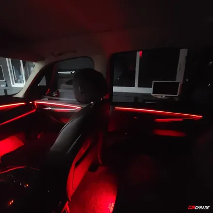 [ BMW X5 ] 엠비언트 라이트 튜닝! 순정엠비언트라이트 라인은 걷어내고 새로 작업을 진행합니당~^^ 있는듯 만듯 한상태에서 존재감확실하게 탈바꿉합니당~^^