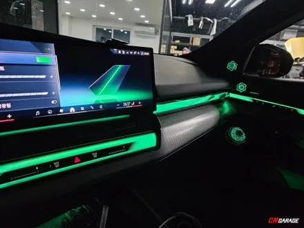 [ BMW 5시리즈 G60 ] 차량 회오리 스피커 엠비언트라이트 튜닝과 크리스탈기어노브 4종셋트를 장착합니다..^^ 고급스러운실내로 탈바꿈하는 튜닝이죠!! 포스팅한번 보고 가세요!