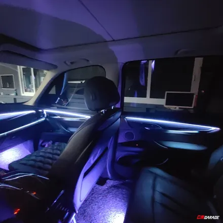 [ BMW X5 ] 엠비언트 라이트 튜닝! 순정엠비언트라이트 라인은 걷어내고 새로 작업을 진행합니당~^^ 있는듯 만듯 한상태에서 존재감확실하게 탈바꿉합니당~^^