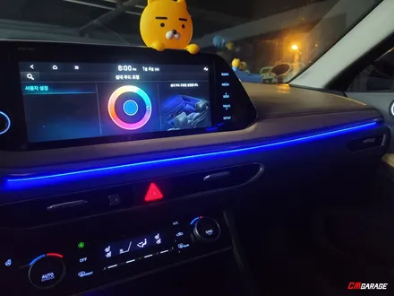 [ DN8 쏘나타 ] 실내 엠비언트 라이트 순정연동 작업 포스팅~^^ 기존에 엠비언트는 광량이 너무 약합니다 하지만 이번에 광량을 올려줍니다~^^ 기존라인까지고 교체가 들어가구욥!