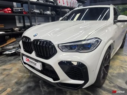 [ BMW X6 ] 차량 프론트부분 X6 M버전으로 범퍼가 교체진행됩니다..^^ 사고로 인한 파손입니다!! 보험처리 수리로 작업을 진행합니다..!!
