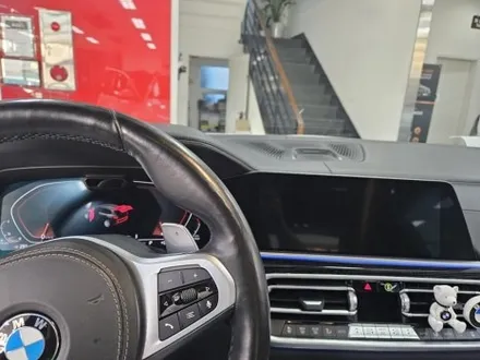 BMW X7 내비게이션 블랙아웃 원인은? 음료 침투로 인한 MGU 손상 / 부산 남구
