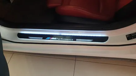BMW Z4 도어라이트,무빙도어스커프,블랙박스,하이패스,후방카메라,와이드미러까지 모두 장착한 만능(?)샵  [인터페이스] / 부산 남구