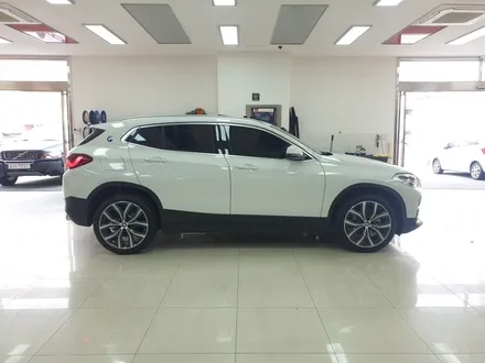 BMW X2 xDrive18d 애플카플레이 안드로이드오토 미러링지원 by 부산 인터페이스 / 부산 남구
