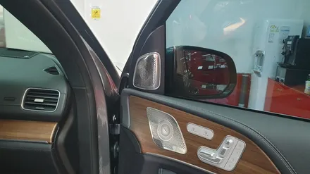 벤츠 GLS400d 마이바흐 옵션급 업그레이드, 전동사이드스텝 체인지! / 부산 남구
