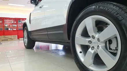 랜드로버 디펜더 전동사이드스텝 지상고 높아 한걸음에 탑승이 힘겨워! / 부산 남구