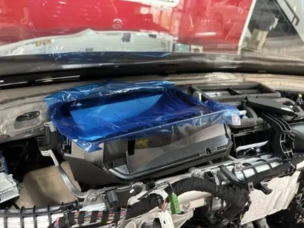 신형 E 클래스 W214 옵션에서 빠진 HUD 작업으로 전면 유리창에서 속도를 본다 / 부산 남구