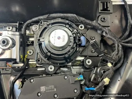 벤츠 지바겐 국룰을 따르라~G400d 송풍구 앰비언트와 MB-100미드 레인지 장착으로 베이스감까지 잡아드립니다. / 부산 남구