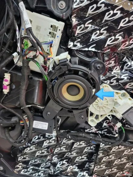 벤츠W223 S580 4D부메스터 LED 엠블럼 도어라이트 카오디오튜닝으로 더욱더 마이바흐의 품격이 올라갑니다. / 부산 남구