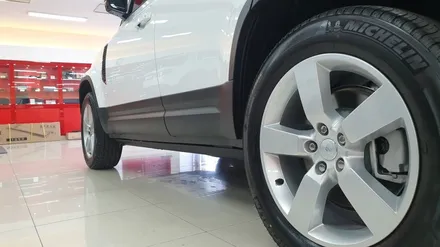 랜드로버 디펜더 전동사이드스텝 지상고 높아 한걸음에 탑승이 힘겨워! / 부산 남구