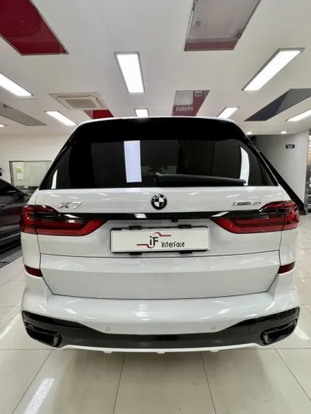 BMW X7 <킹스텝> 면발광 LED 전동 사이드스텝으로 안전과 디자인을 장착하다 / 부산 남구