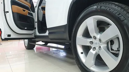 랜드로버 디펜더 전동사이드스텝 지상고 높아 한걸음에 탑승이 힘겨워! / 부산 남구
