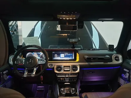 벤츠 g63amg 지바겐 카오디오 튜닝 전동사이드스텝 네비게이션 송풍구엠비언트라이트 옵션왕!!! / 부산 남구