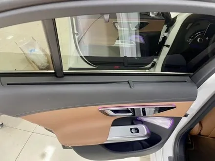 벤츠 W214 E200 2열 순정 커튼 - 프라이버시와 고급감, 두 마리 토끼를 잡다 / 부산 남구