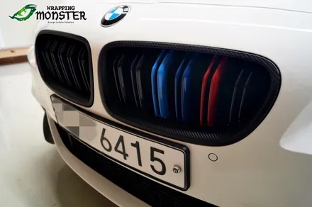 모든 랩핑작업을 한번에~!BMW 520d 루프&사이드미러&도어캐치&프론트립&그릴&트렁크 스포일러 랩핑~M퍼포먼스데칼 스티커등.. / 청주 내덕동