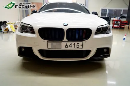 모든 랩핑작업을 한번에~!BMW 520d 루프&사이드미러&도어캐치&프론트립&그릴&트렁크 스포일러 랩핑~M퍼포먼스데칼 스티커등.. / 청주 내덕동