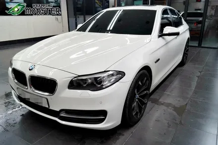 차가 긁혔는데..도장은 멀쩡하네요?BMW 520d 몬스터가드 저황변PPF 앞범퍼 제거 후 재시공&그릴 안쪽 무광블랙 랩핑~ / 청주 내덕동