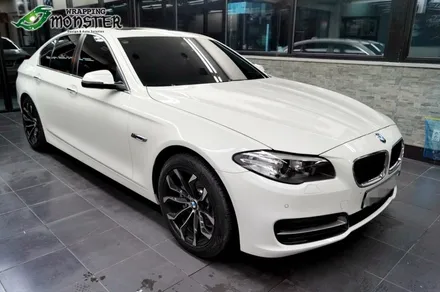 차가 긁혔는데..도장은 멀쩡하네요?BMW 520d 몬스터가드 저황변PPF 앞범퍼 제거 후 재시공&그릴 안쪽 무광블랙 랩핑~ / 청주 내덕동