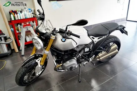 바이크에도 PPF시공은 필수!!!BMW R나인T스크렘블러 주유탱크 몬스터가드 저황변PPF 시공~ / 청주 내덕동