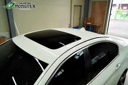 모든 랩핑작업을 한번에~!BMW 520d 루프&사이드미러&도어캐치&프론트립&그릴&트렁크 스포일러 랩핑~M퍼포먼스데칼 스티커등.. / 청주 내덕동