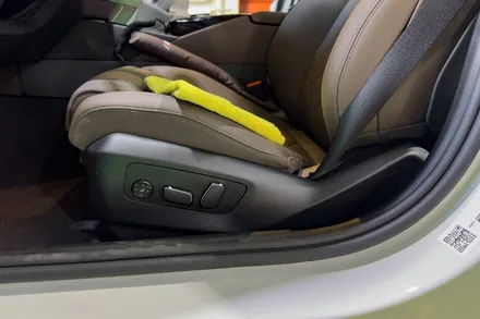 BMW 5시리즈 G60 실내 트림 보호! 도어커버/시트컨트롤박스커버 부착 작업기, 부착 요령 / 경기 양주