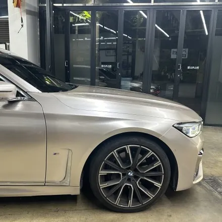 대구랩핑 BMW 730d 랩핑사고처리 고광택 필름으로 재시공 / 대구 북구 침산동