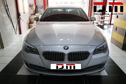 [디엠][자동차멀티샵][대구랩핑전문] bmw 5시리즈 무광 카본블랙 실내랩핑,아이나비(v900)설치,엠비언트 시공 / 대구 수성구