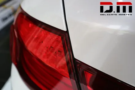 [디엠][자동차멀티샵][랩핑전문] bmw 5시리즈 화이트 질주펄 전체랩핑 + 루프스킨 +디퓨저 유광블랙 부분랩핑 시공 / 대구 수성구