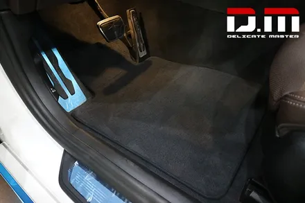 [디엠][자동차멀티샵][대구랩핑전문]bmw 5시리즈(g30) 전체랩핑,무광카본 가니쉬부분랩핑,도어락(포인트랩핑),ppf생활보호패키지,라이트필름,사이드스텝,퓨어그래스매트 시공 / 대구 수성구