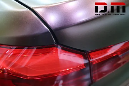 [디엠][자동차멀티샵][대구랩핑전문] BMW 5시리즈 G30 3M 카멜레온 필름 전체랩핑 + 무광카본 부분랩핑 시공 / 대구 수성구