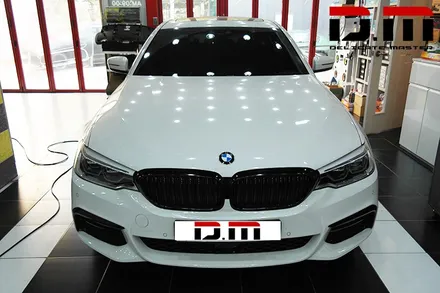 [디엠][자동차멀티샵][대구랩핑전문] BMW 5시리즈 그릴 크롬몰딩 블랙유광 부분랩핑시공 / 대구 수성구