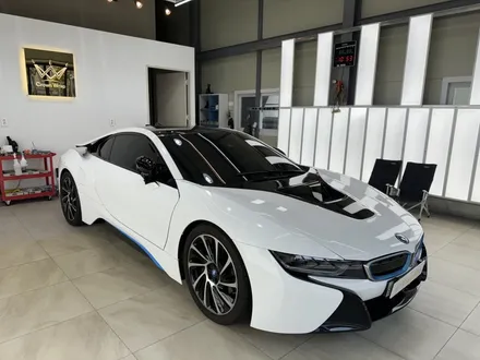 부산랩핑 BMW I8 측면 사고 랩핑 보험처리는 크라운랩! / 부산 사상구