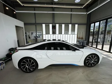 부산랩핑 BMW I8 측면 사고 랩핑 보험처리는 크라운랩! / 부산 사상구