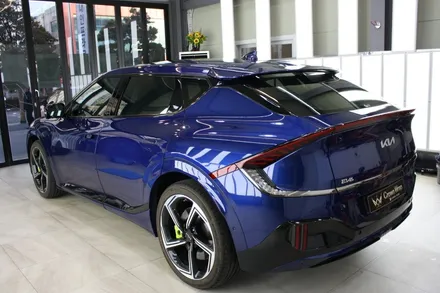 부산 랩핑 EV6 GT 전체 시공 무광 블루 매력적이네 / 부산 사상구