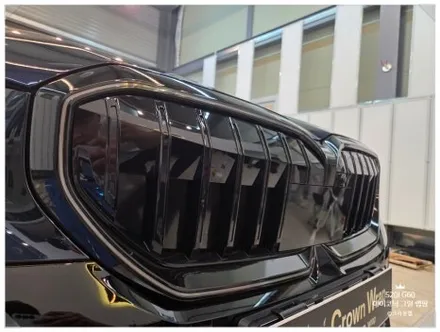 양산 랩핑 BMW 5시리즈 (G60) 아이코닉 그릴 블랙 크롬죽이기 랩핑으로 드레스업 효과 / 부산 사상구