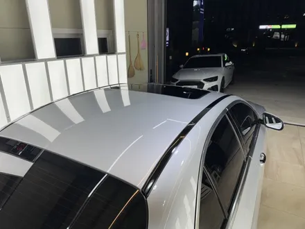 [부산랩핑]벤츠 E클래스 (W213) 아이보리 마히바흐 색상으로 전체랩핑 시공 / 부산 사상구