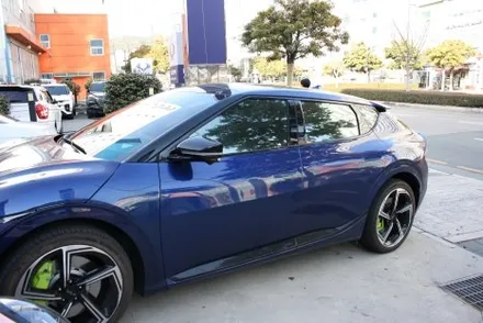 부산 랩핑 EV6 GT 전체 시공 무광 블루 매력적이네 / 부산 사상구