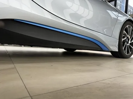 부산랩핑 BMW I8 측면 사고 랩핑 보험처리는 크라운랩! / 부산 사상구