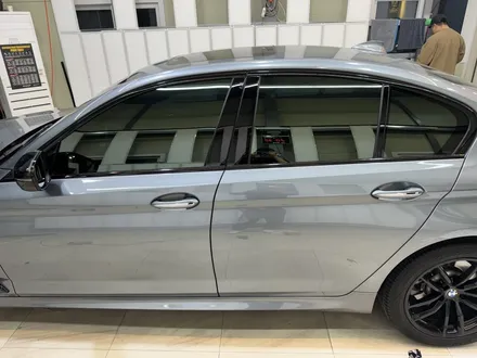부산랩핑 BMW 520D 윈도우 크롬죽이기 시공 / 부산 사상구