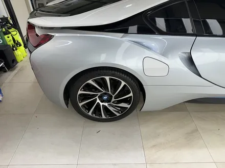 부산랩핑 BMW I8 측면 사고 랩핑 보험처리는 크라운랩! / 부산 사상구