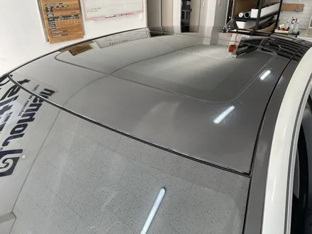 기장 루프스킨 부산 정관 BMW528i 에이버리 유광블랙 루프스킨재시공 / 부산 기장군