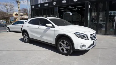 벤츠 GLA220 아이나비 큐브 HD / 경기 과천