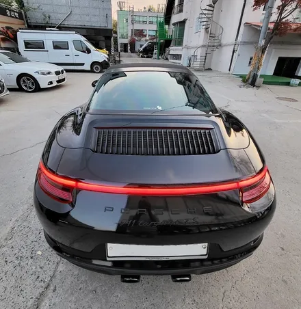 포르쉐 911 타르가4 GTS _ 유광블랙 전체 랩핑 / 경기 과천