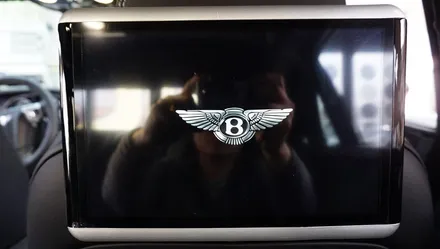 벤틀리 플라잉스퍼 리어 모니터 S9 / 경기 과천