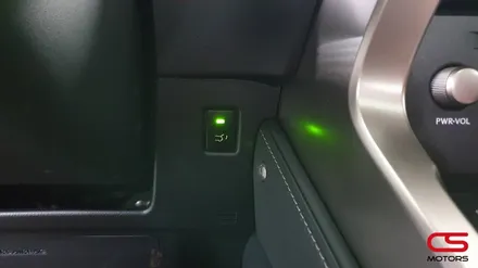 렉서스 NX300h 순정형 전동트렁크 장착! 거기다 풋센서로 편리함을 더했어요~ / 경기 구리