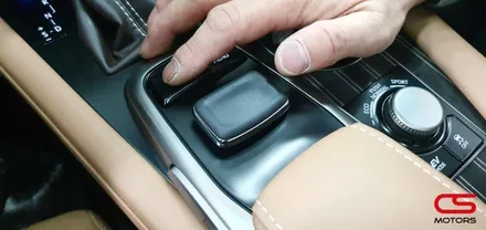 RX450h 어라운드뷰 장착으로 사각지대 없이 주차하고 미러링 장착으로 티맵 사용이 가능해 집니다^^ / 경기 구리