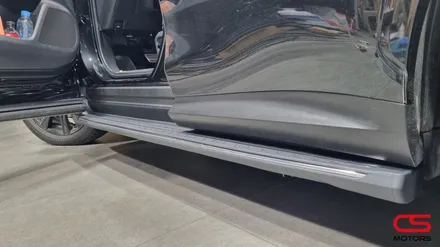 렉서스 2023 NX450h 순정형 사이드스텝 장착! 그리고 렉서스 도어램프 시공! 사이드스텝으로 SUV의 안전한 승하차를 만나보세요~ / 경기 구리