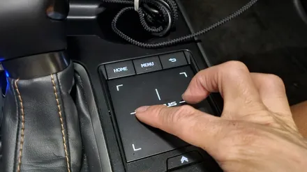 렉서스 UX250h 애플카플레이 시공! 순정 모니터로 즐기는 실시간 내비게이션 사용 / 경기 구리